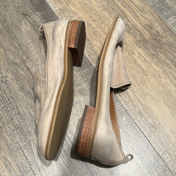 Flats - Picture 2 of 3